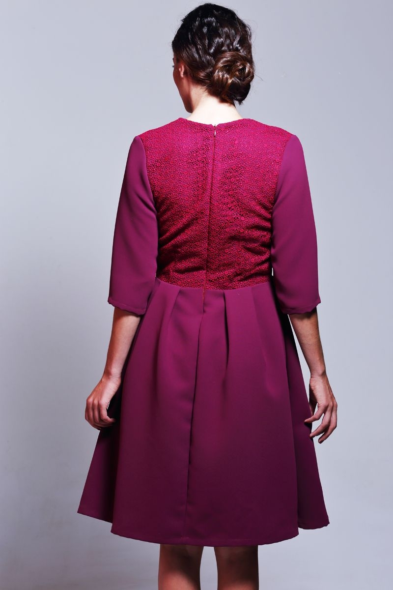 comprar online vestido midi marsala de fiesta con falda de vuelo manga 3/4 encaje guipur de otoño invierno para bodas fiestas eventos coctel nochevieja de apparentia